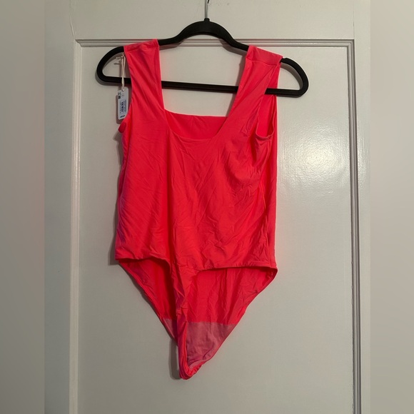 SMOOTHEZ Square Neck Bodysuit - NWT - Picture 4 of 5